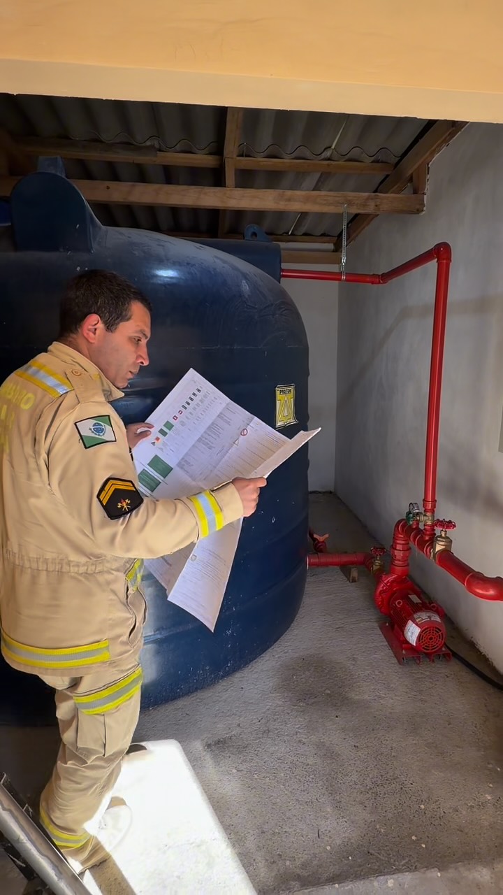 🚒 Hoje acompanhamos mais uma vistoria do Corpo de Bombeiros!
Desta vez, no Hospital e Maternidade Imaculada Conceição, acompanhando todo o processo para garantir que a edificação atenda às exigências de segurança contra incêndio.
Na Proton Maintenance, oferecemos suporte técnico durante toda a vistoria, acompanhando nossos clientes e garantindo que todas as exigências sejam atendidas.
✅ Segurança
✅ Conformidade com as normas
✅ Tranquilidade para o seu negócio
📲 Entre em contato e saiba como podemos ajudar sua empresa.